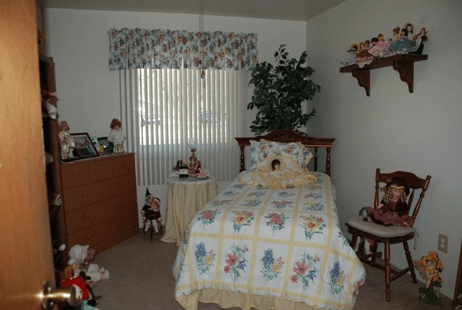 Bedroom with a small bed