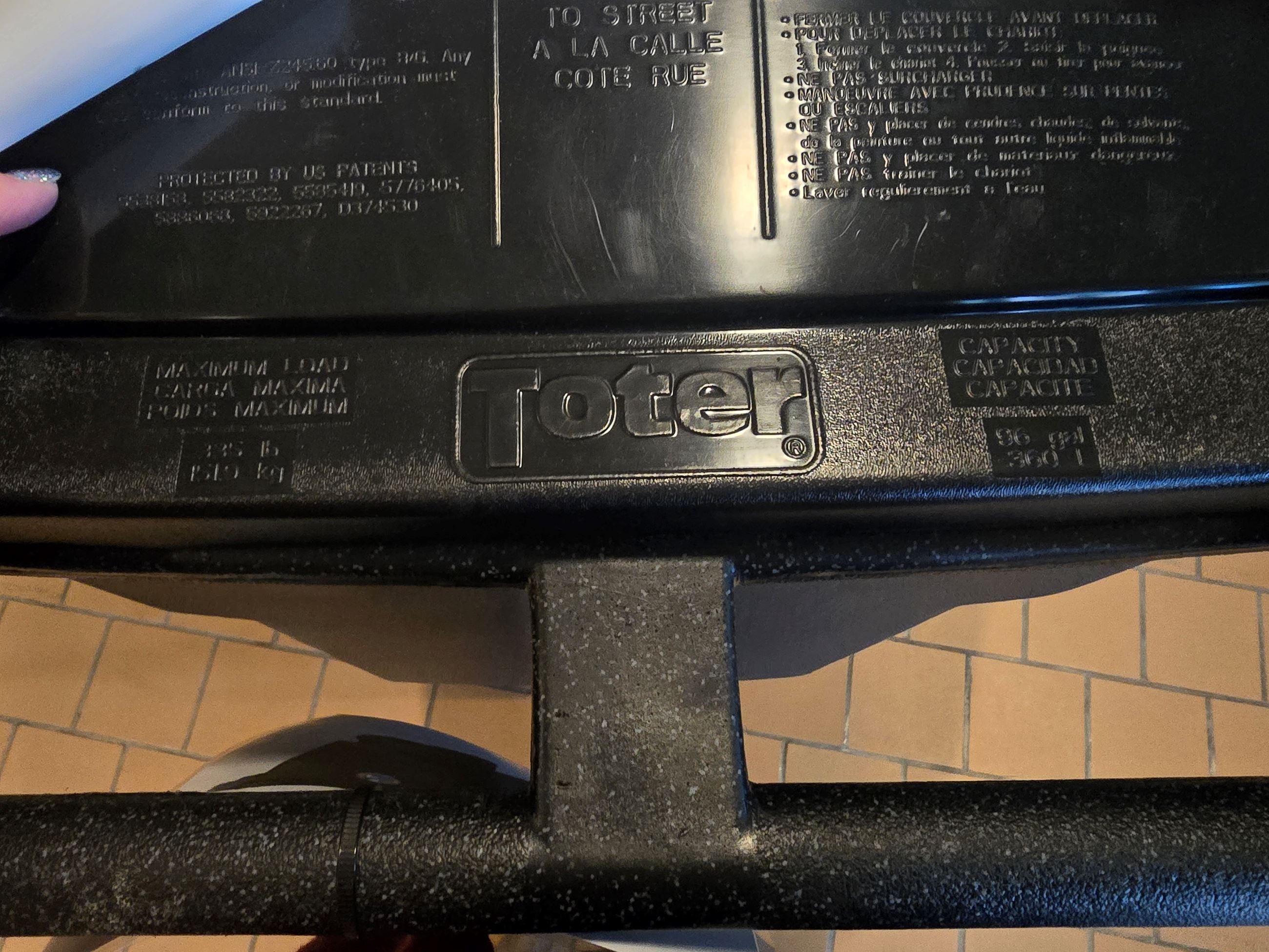 Picture of the Toter 96 Gallon Trash Cart